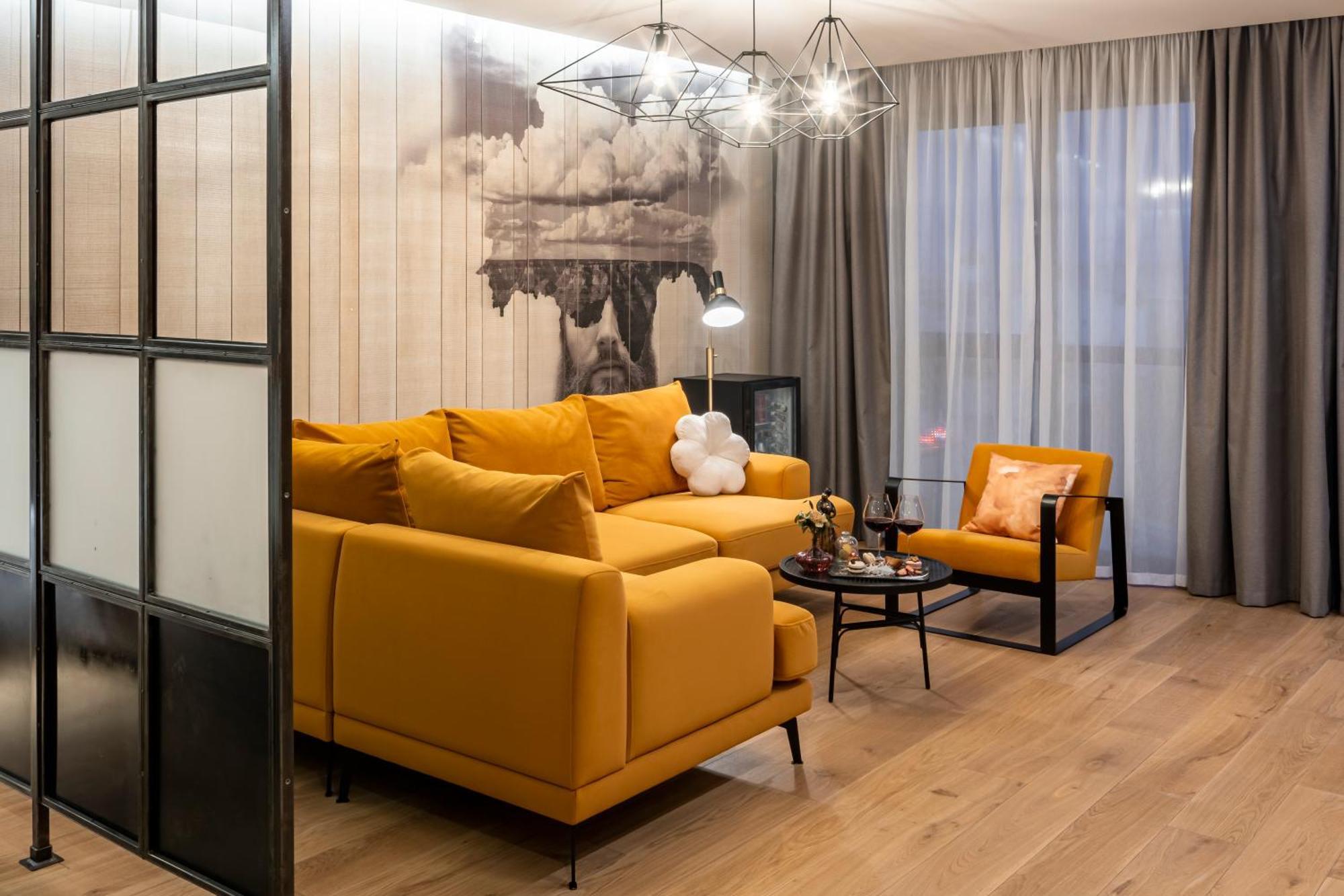 Loft7 מלון לבוב
